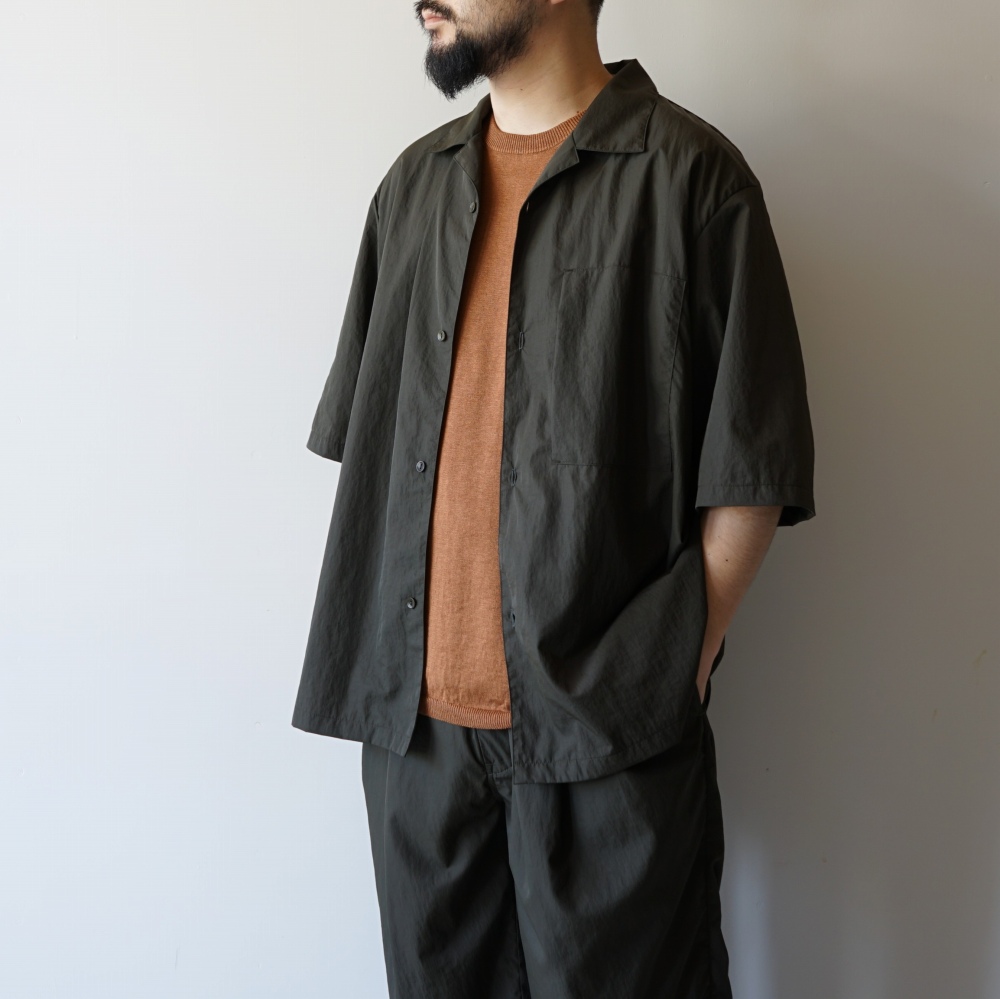 STILL BY HAND - Nylon open collar shirt [SH02252] / Dark Olive